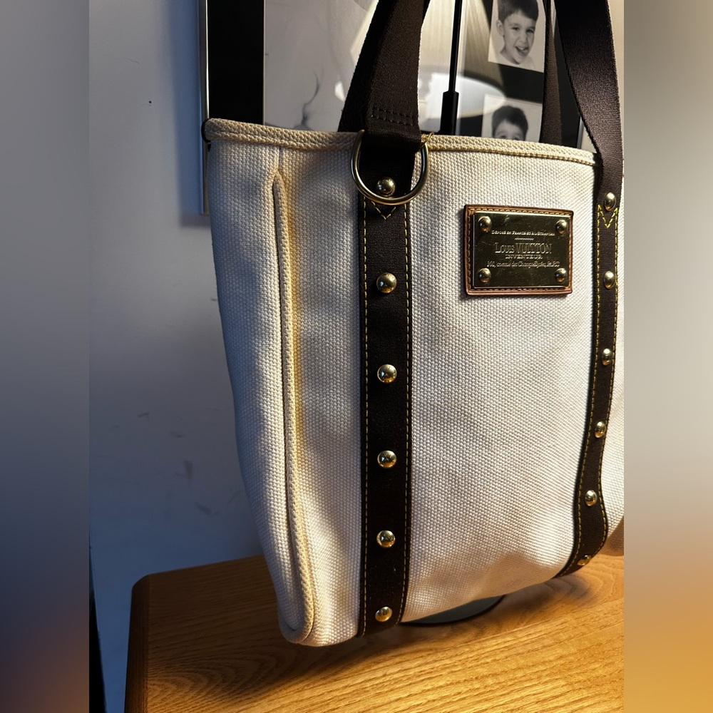 Louis Vuitton Canvas Ivory & Yellow Two-Tone Tote - Picture 3 of 15